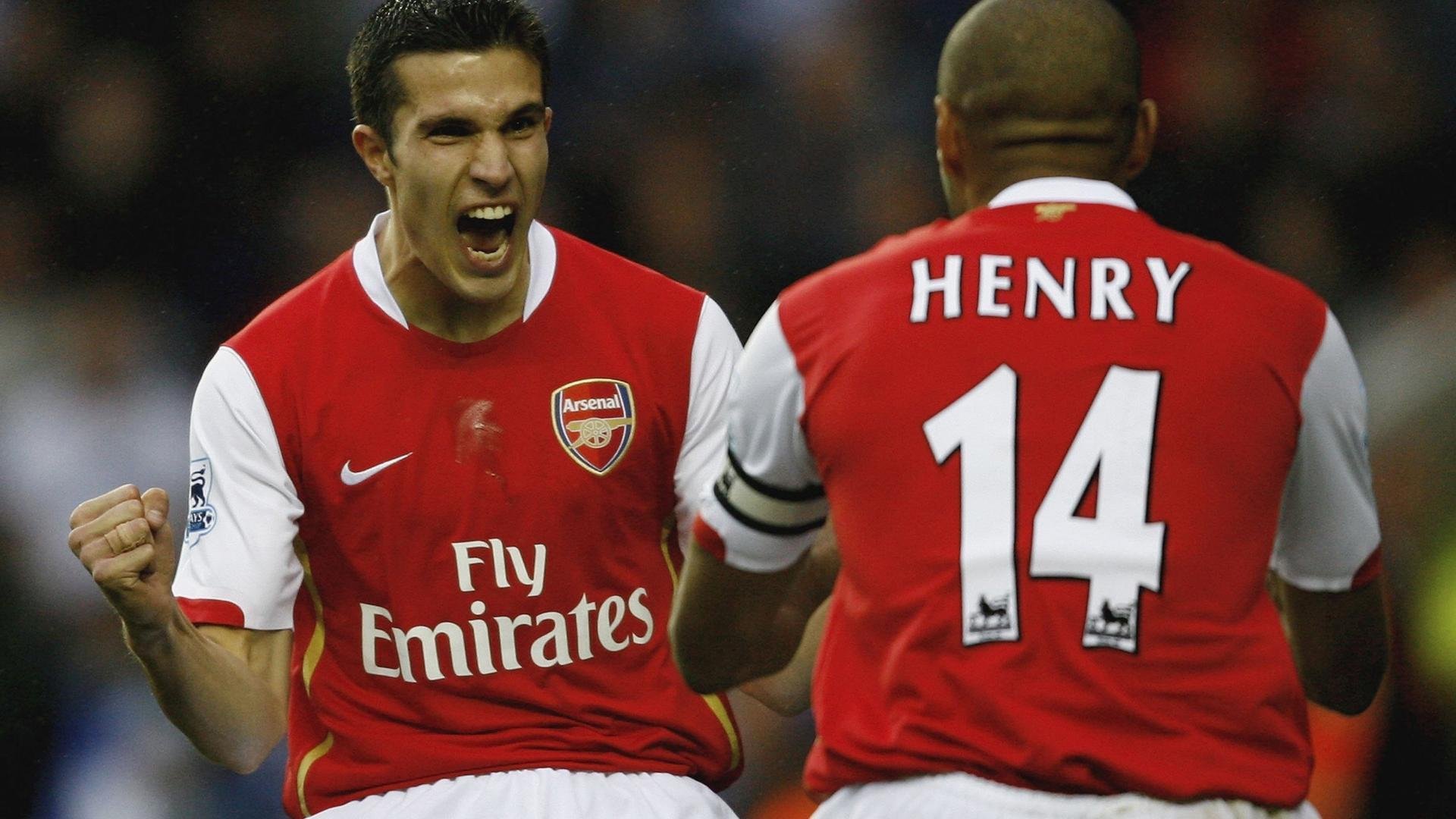 上海上港球员贡献关键进球，帮助球队取胜，上海上港球员照片